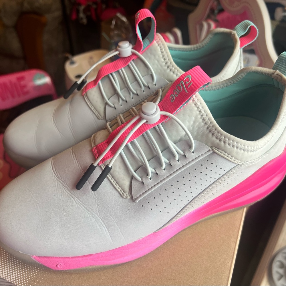 Women’s Clove- Electron Rose limited edition. Size 9